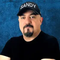 سندی :برزیل که رفتم قیافه ها همه جنوبی بود بهشون میگفتم سلام کا !