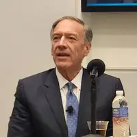 پامپئو مدعی شد: خلع سلاح اتمی کره شمالی فقط با مجوز چین اجرایی می‌شود