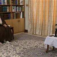 آیت الله مکارم شیرازی: خطبههای نماز جمعه ناظر به مسائل روز باشد