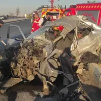 ۲ کشته و ۳ مصدوم در برخورد زنجیرهای سه خودرو در محور زرینشهر – فولادشهر
