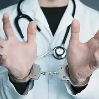شناسایی پزشک قلابی حین انجام کار در کازرون