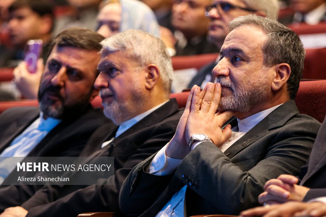 افتتاح اجلاسیه استانداران حاشیه دریای خزر در رشت