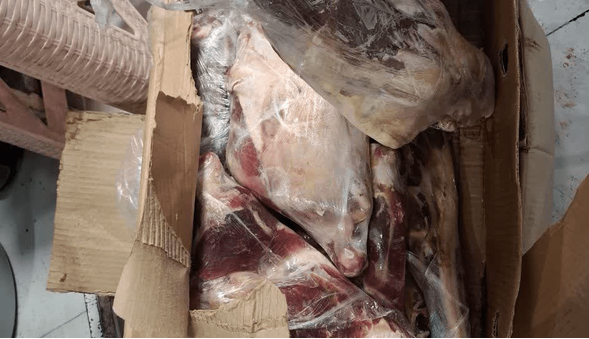 کشف بیش از ۵ تن فرآورده گوشتی فاقد مجوز در کنگاور