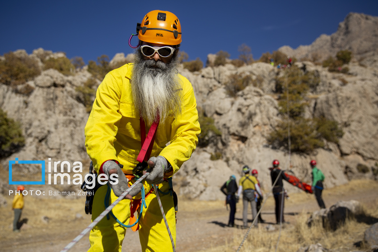 مانور جمعیت هلال احمر در کرمانشاه
