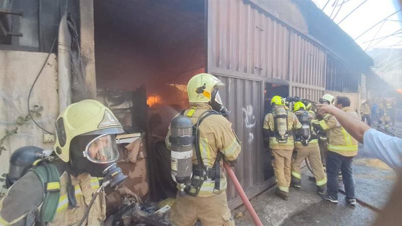 مهار آتشسوزی گسترده در سوله بزرگ تولید محتوای فرهنگی در غرب تهران