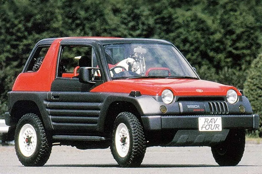 داستان تولد تویوتا راوفور، از کانسپت شبیه جیپ تا پرفروش‌ترین خودروی جهان