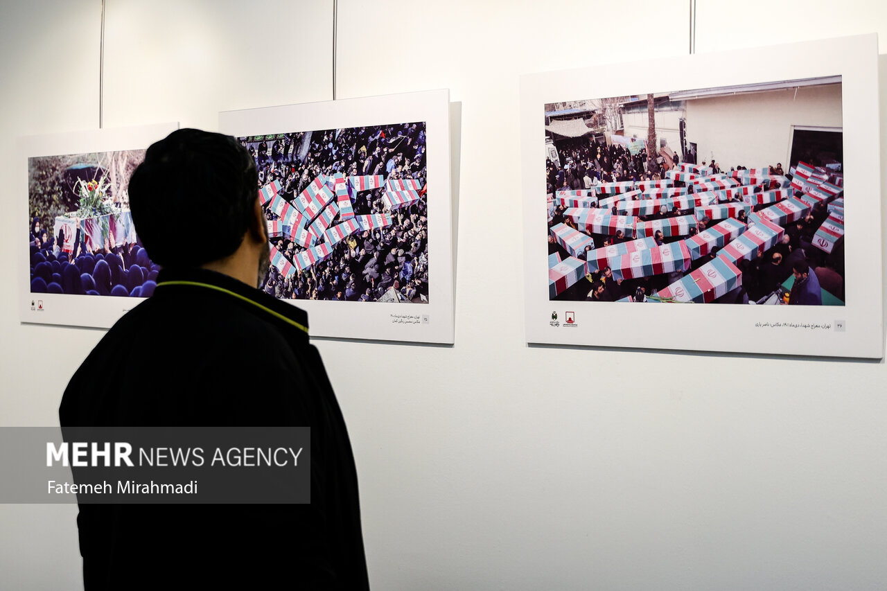 نمایشگاه عکس «بر شانههای اشک»
