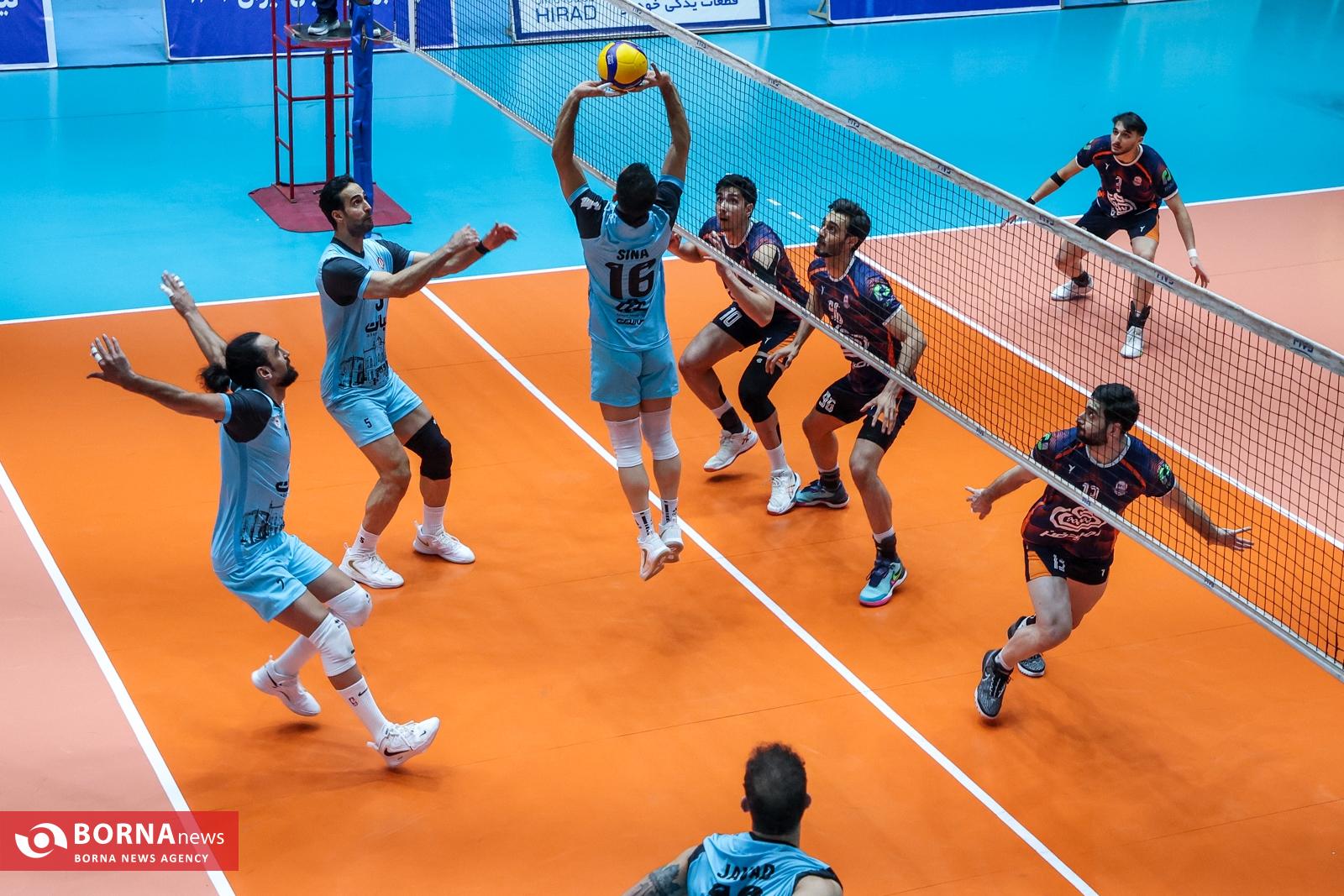 دیدار تیم های والیبال صنعتگران امید ، شهرداری ارومیه