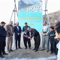 کلنگ‌زنی زمین چمن مصنوعی روستای گلین سنندج