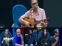 گیتار زدن و خوانندگی یوسف صیادی در یک برنامه شبکه خانگی