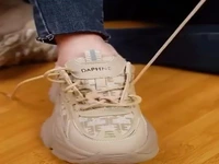 بند کفشت رو متفاوت ببند