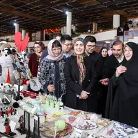 عکس/ حضور همسر دکتر عراقچی در بازارچه دیپلماتیک وزارت امور خارجه