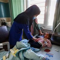 گزارش میدانی از اوج‌گیری آنفلوآنزا در قم؛ صف‌های طولانی، اتاق‌های شلوغ و نگرانی والدین