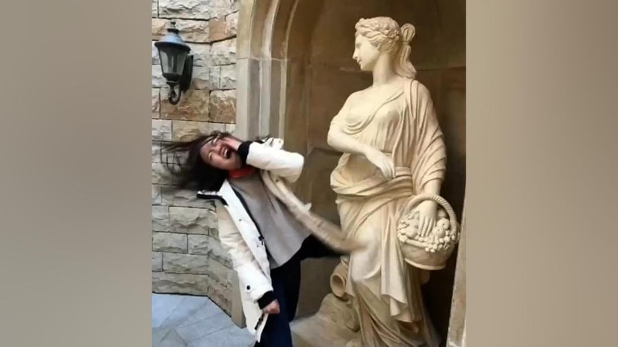 گلچینی از عکس‌های خلاقانه با مجسمه‌ها