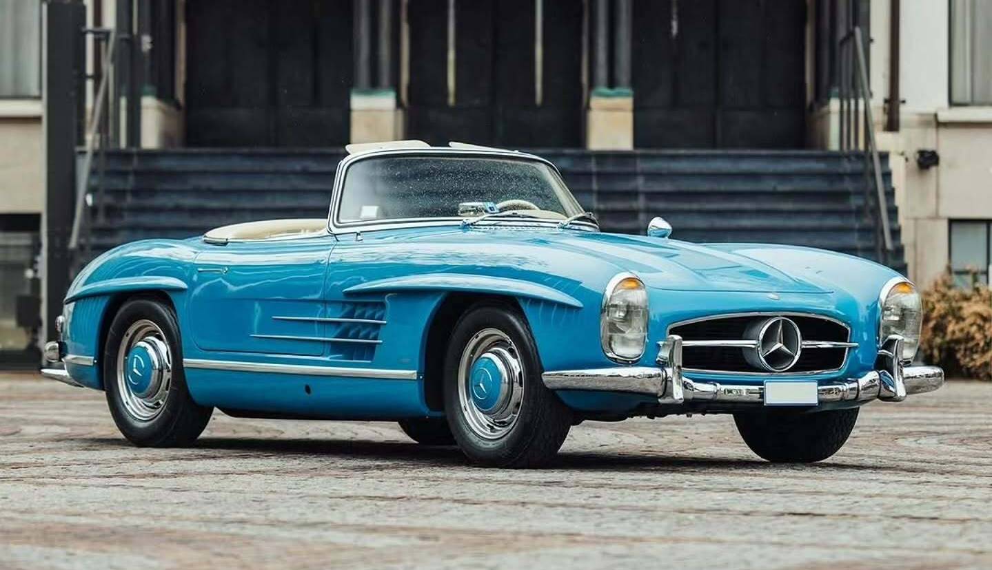 یکی از زیباترین کدهای آبی جهان بر تن این مرسدس بنز ۳۰۰ SL 