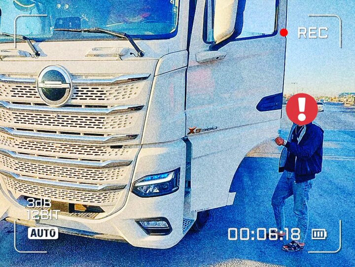 کامیون کشنده با راننده ۱۵ ساله در محور مورچهخورت متوقف شد