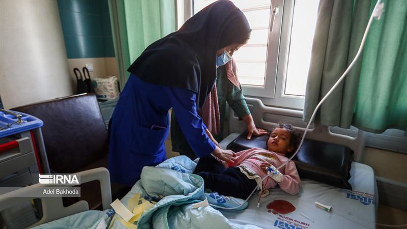 گزارش میدانی از اوج‌گیری آنفلوآنزا در قم؛ صف‌های طولانی، اتاق‌های شلوغ و نگرانی والدین