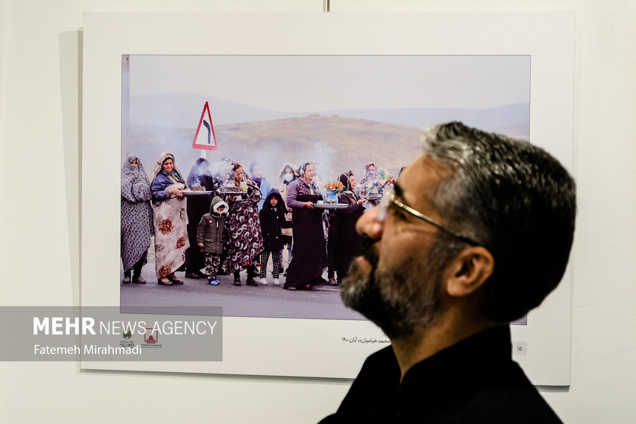 نمایشگاه عکس «بر شانههای اشک»