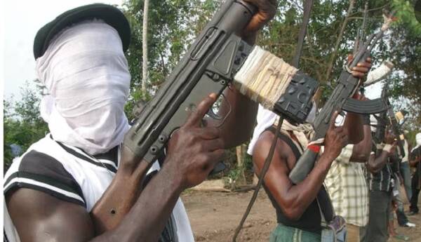 افراد مسلح حداقل ۲۵ دختر را در مدرسهای در نیجریه ربودند