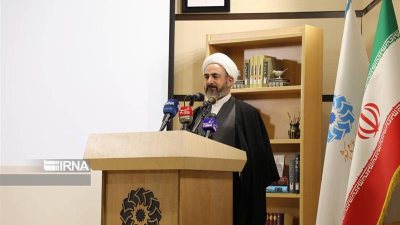 امام جمعه ایلام: کتابخانه سنگر پایدار فرهنگ در برابر تهاجم نرم دشمن است