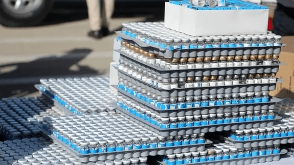 ۳۶۰۰ عدد لنز چشمی قاچاق در آب‌های بوشهر کشف شد