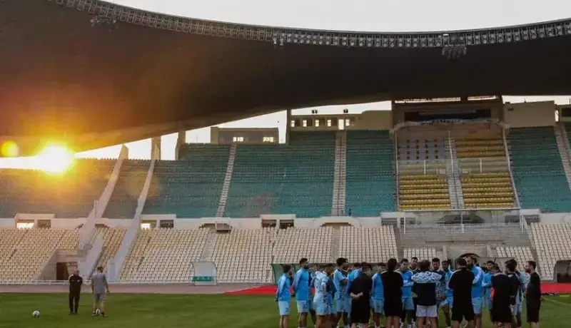 استقلالی‌ها چمن ناهموار تختی را تاچ کردند