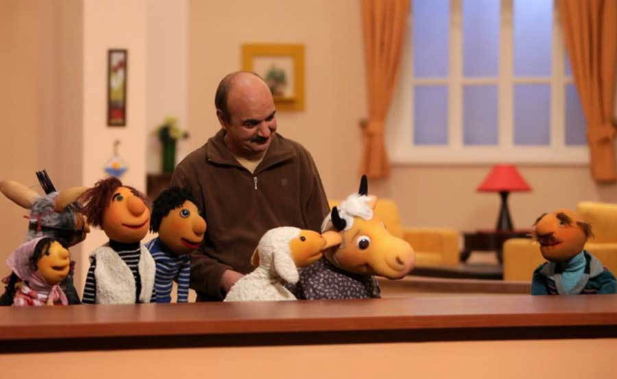 یک کلاغ چهل کلاغ به سبک کلاه قرمزی