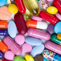 عوارض ناشی از آنتی‌بیوتیک‌ها بر جامعه تاثیر می‌گذارد