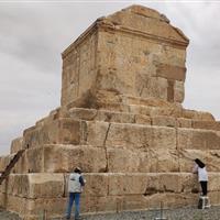 چرا در شهرهای ایران ردّی از «کوروش» و «مهرگان» نیست؟