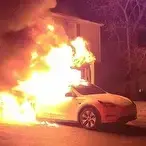 لحظه هولناک انفجار باطری خودروی برقی چینی