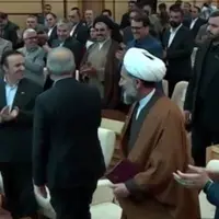 پزشکیان در قزوین برای زحمات یکسالهاش مورد تشویق ایستاده قرار گرفت