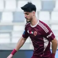 جوان ایرانی روی پوستر الوحده رفت