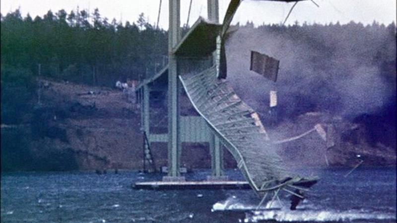 فروریختن سومین پل معلق بزرگ دنیا فقط ۴ ماه پس از افتتاح/ عکس