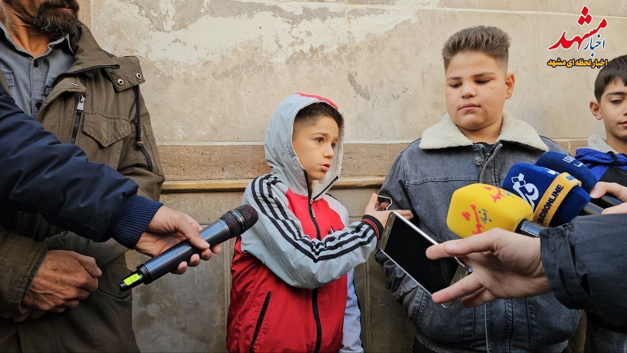 عکس/ بازسازی صحنه جرم سرقت موبایل با ساطور در مشهد