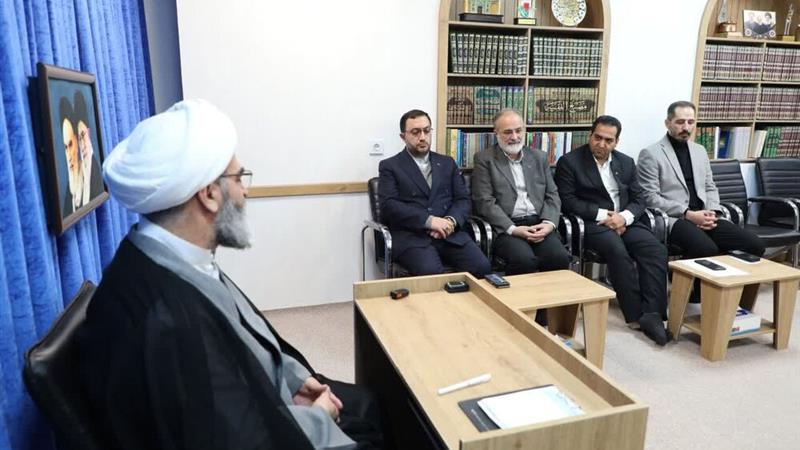 تاکید نماینده ولی فقیه بر توسعه کتابخانه‌های سیار در مناطق روستایی و دورافتاده استان سمنان