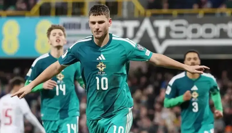 زخم قدیمی ایتالیا از اولین مانع پلیآف