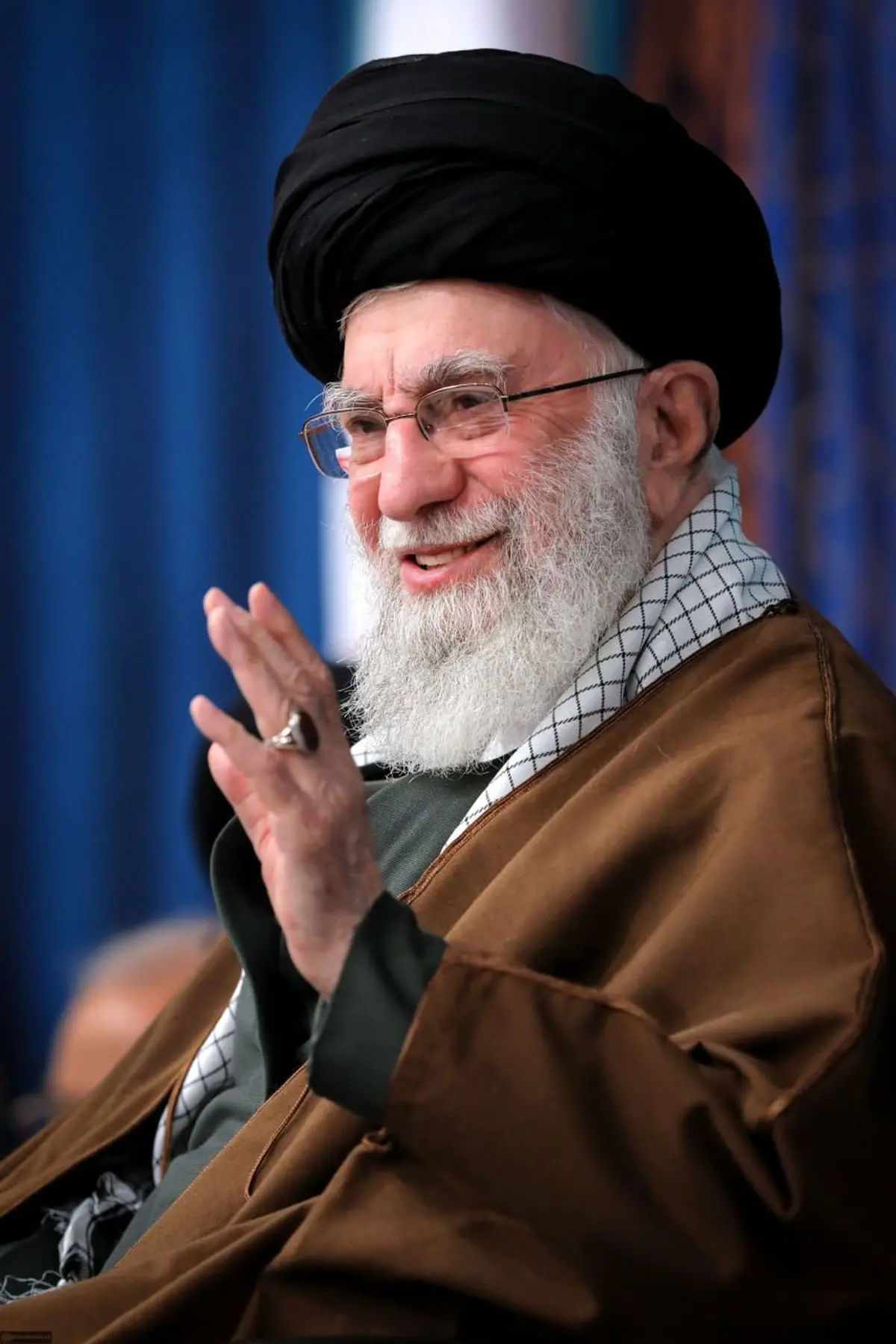 پیام رهبر انقلاب به فرشته حسن‌زاده، موی‌تای‌کار ایران پس از کسب مدال نقره بازیهای همبستگی اسلامی 