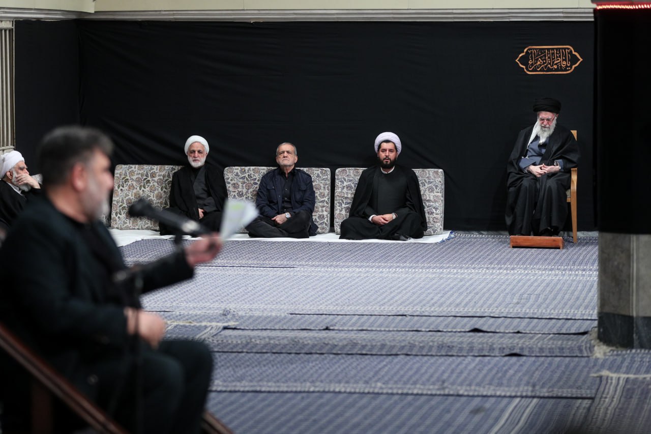 لحظاتی از نوحه‌خوانی سعید حدادیان در محضر رهبر انقلاب