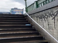 پله‌های مینیاتوری مترو با تمام زشت و زیباییهاش