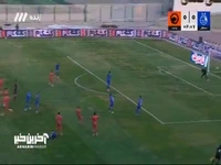 شوت محکم بازیکن پادیاب را ادان به کرنر فرستاد