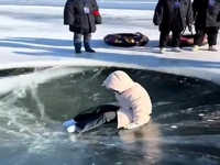 فرار کردن از گودال یخ چگونست ؟