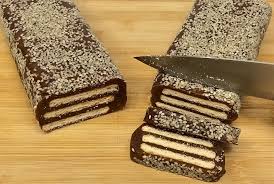 دسر خرما شیک و خوشمزه