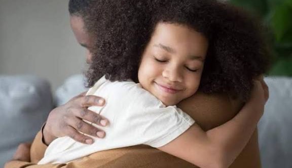 بغل‌خواستن بچه‌ها، نشانه‌ حس نکردن ‌امنیت است