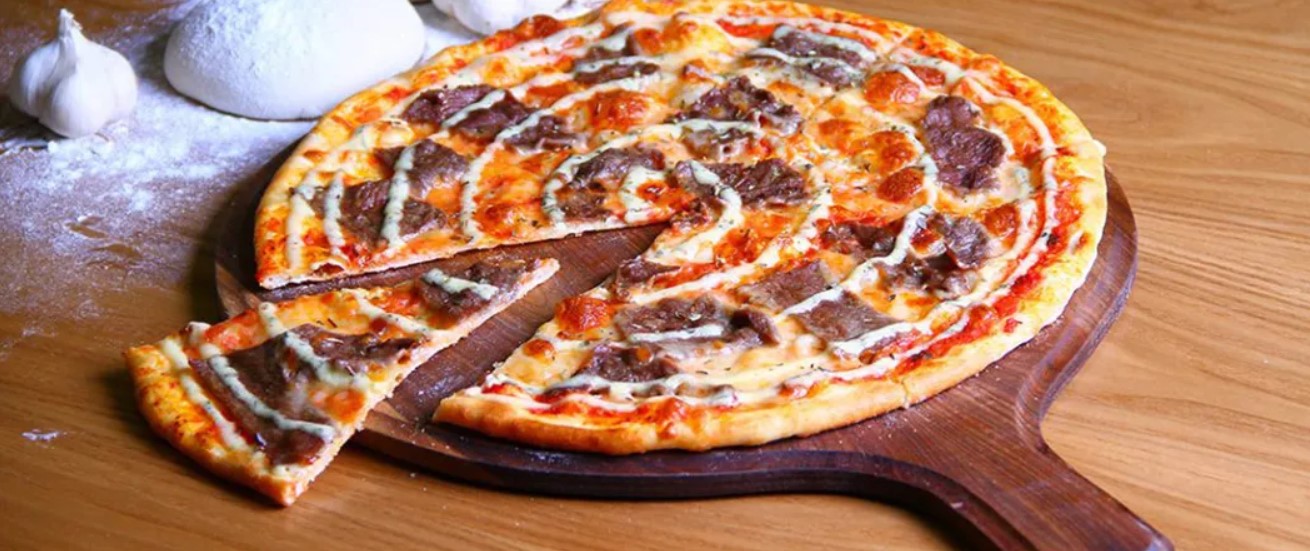 پیتزا سیر و استیک