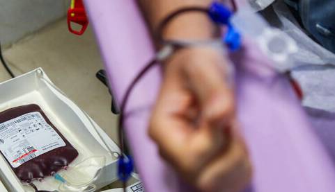 تهرانی‌ها خون اهدا کنید 