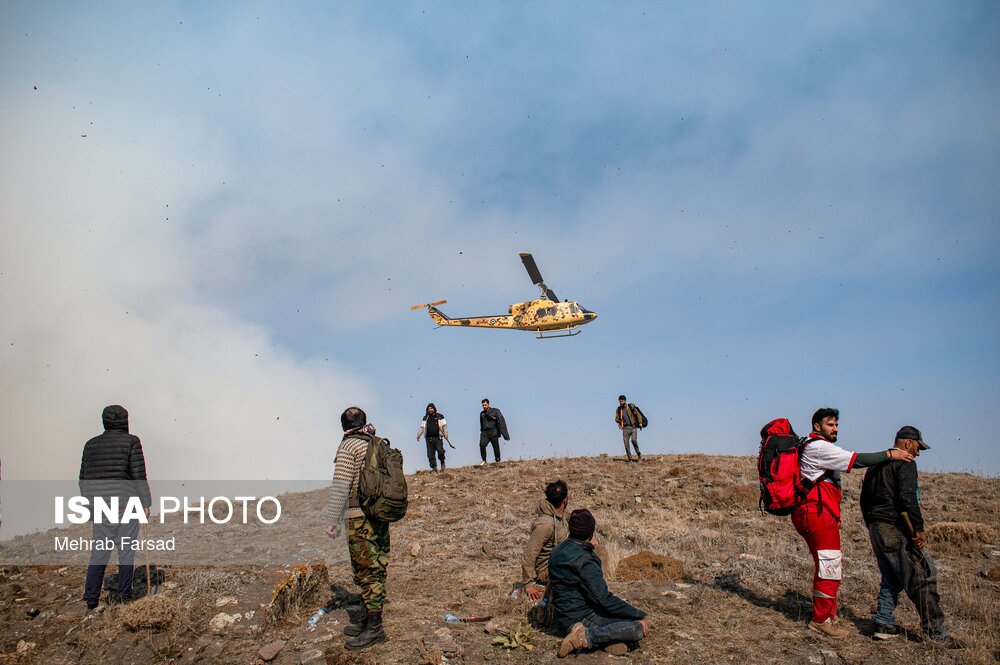 عکس/ عملیات مهار آتشسوزی مناطق کوهستانی روستاهای دلیر و الیت