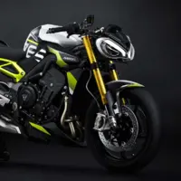 معرفی دو نسخه جدید تریومف استریت تریپل ۷۶۵ برای پیست و کلکسیون!