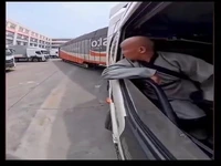 مهارت دیدنی یک راننده تریلی معبد شائولین