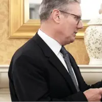 استارمر شیپور جنگ را می‌نوازد