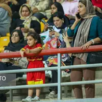 استقبال پرشور دختران خوزستانی از شهرآور فوتبال در اهواز